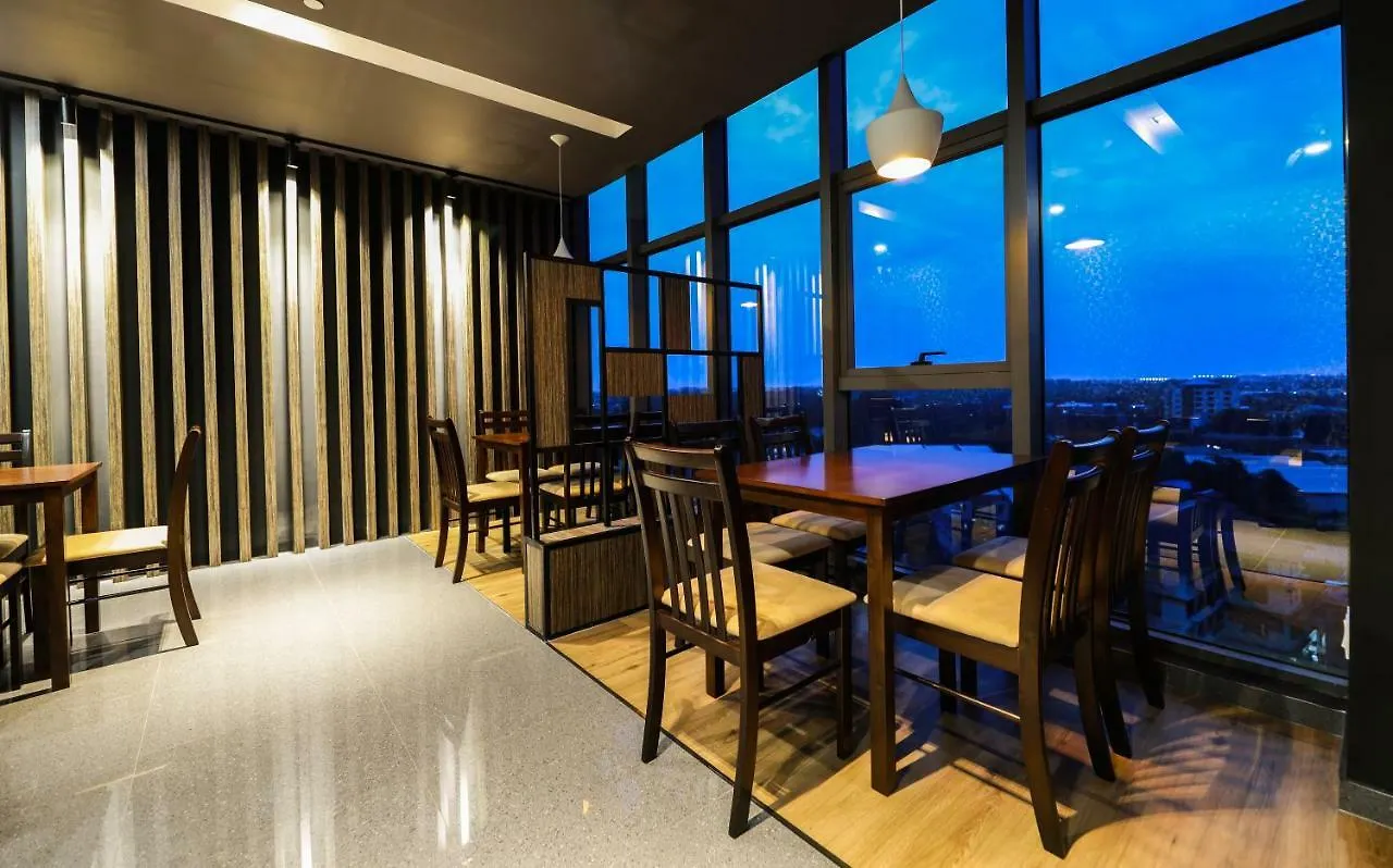 Hlaine Tet Hotel Yangon