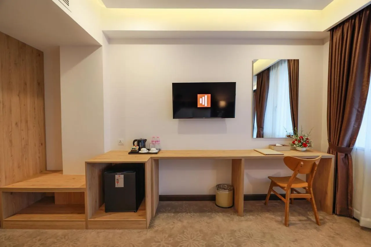 Hlaine Tet Hotel Yangon 4*,