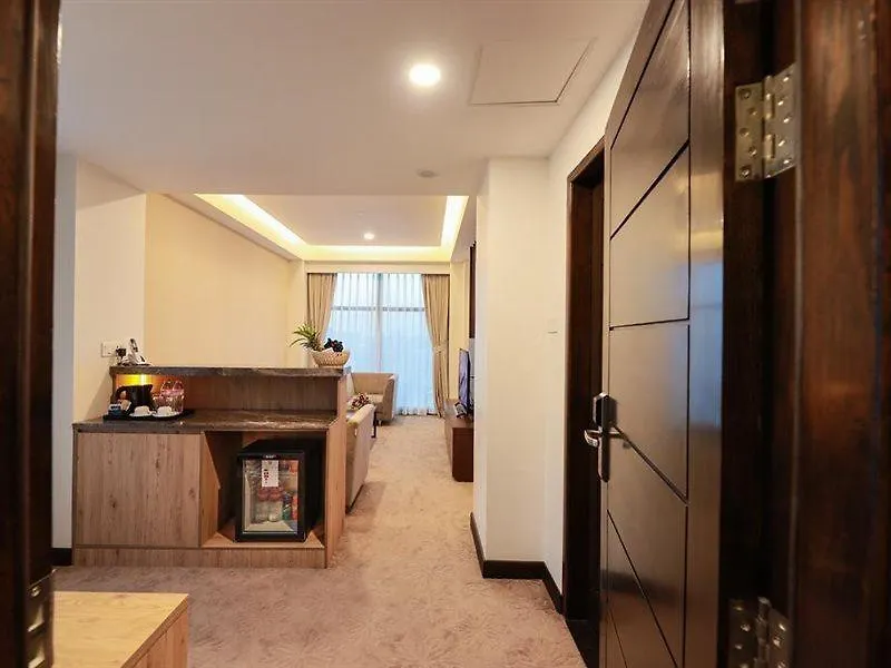 Hlaine Tet Hotel Yangon